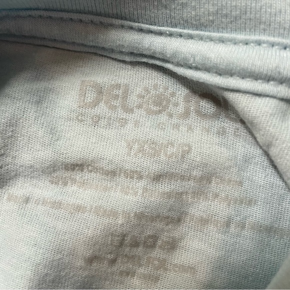 Four Shirts - Picture 8 of 10